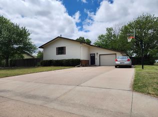 1080 N Ash St, Russell, KS 67665