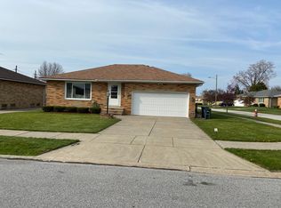 8508 Saybrook Dr, Brooklyn, OH 44144
