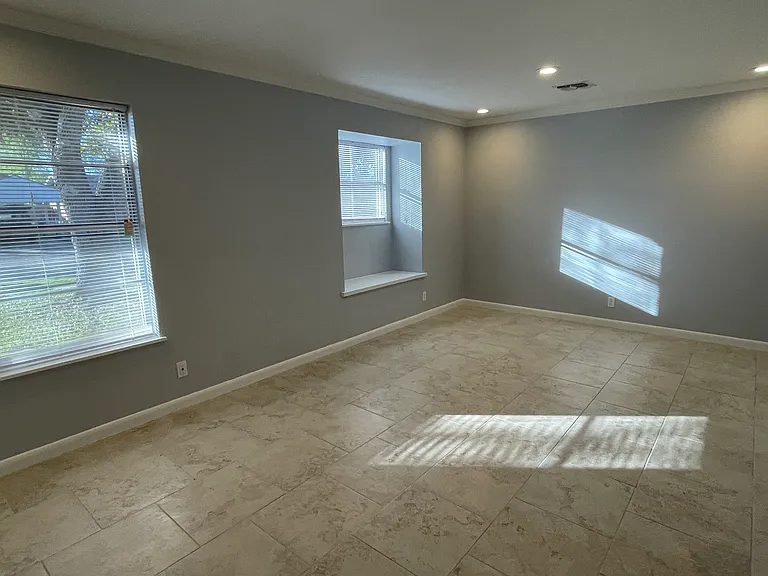 4830 French Dr — Photo 2