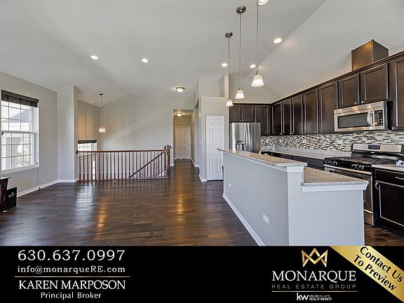 2nd image of 2556 Dunraven Ave