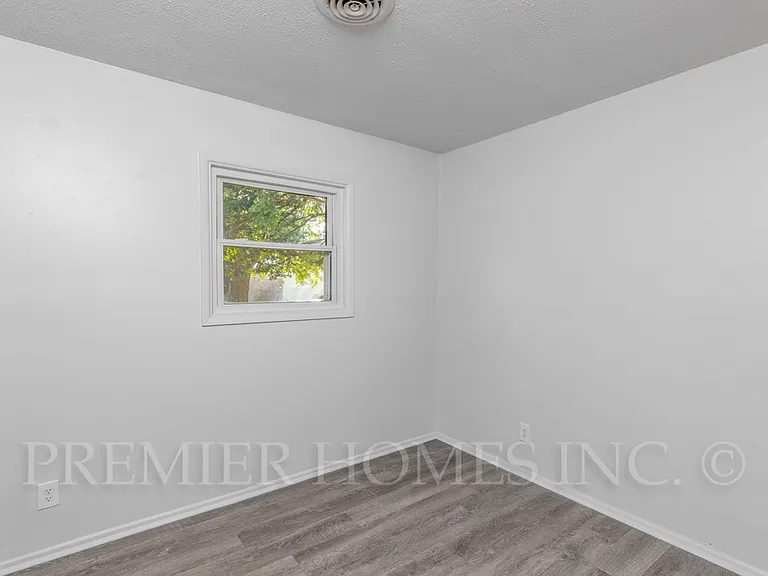 1809 Endrow Ave NE — Photo 19