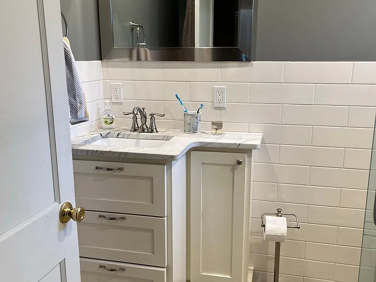 808 S Gray St — Photo 8