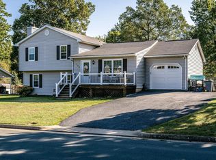146 Torry Ln, Stuarts Draft, VA 24477