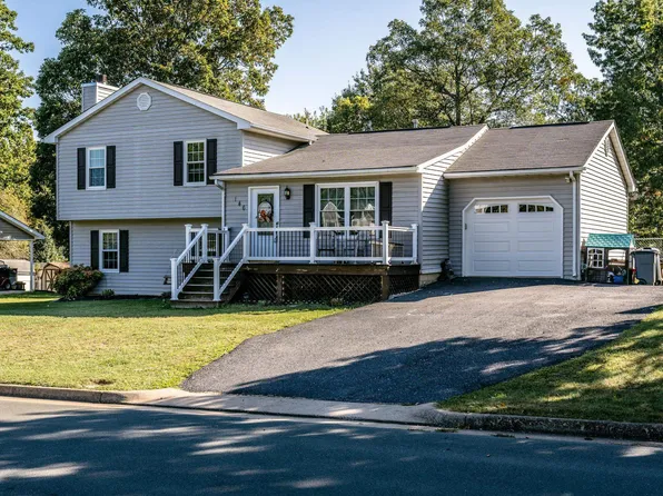 146 Torry Ln, Stuarts Draft, VA 24477