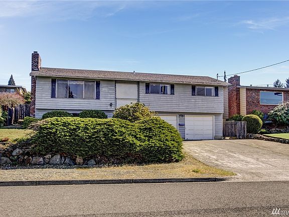 2nd image of 1843 N Skyline Dr