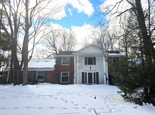 33811 Hunters Pointe Rd, Farmington Hills, MI 48331