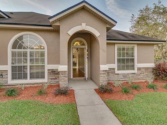 3rd image of 2755 Royal Pointe Dr