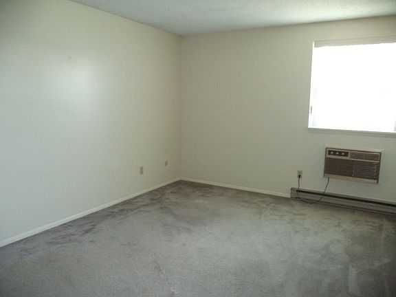 4th image of 715-2 W Cherry Ln