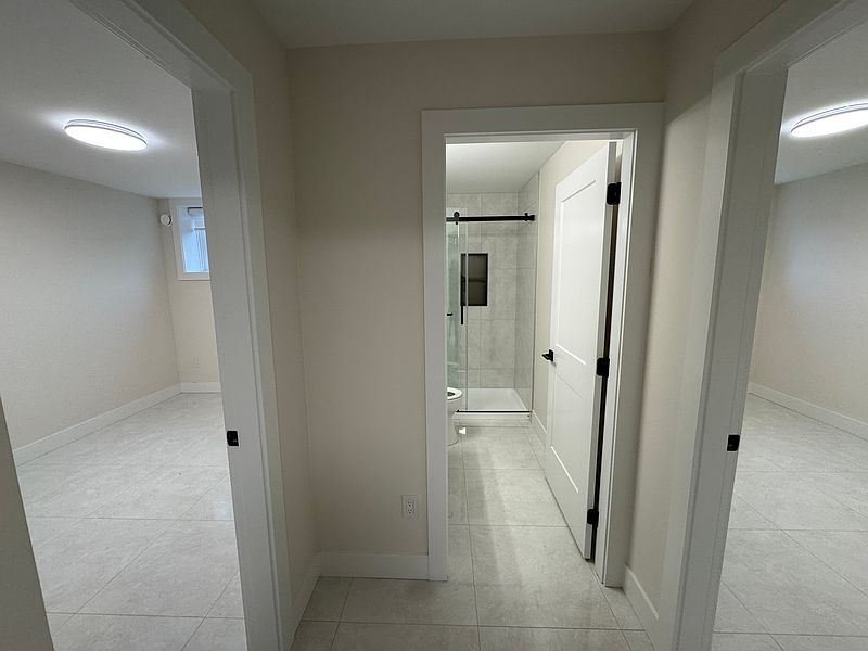 Burnaby House for rent - 4 Bedrooms — photo 3