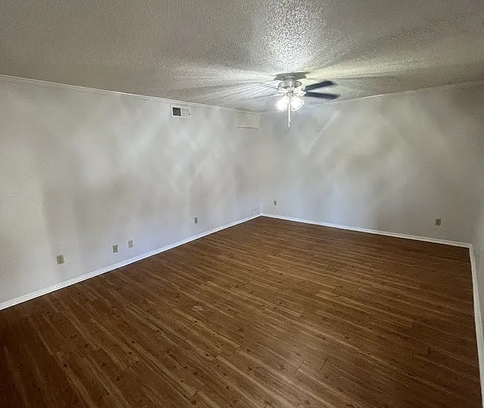 Juniper Springs Apartments — Photo 158