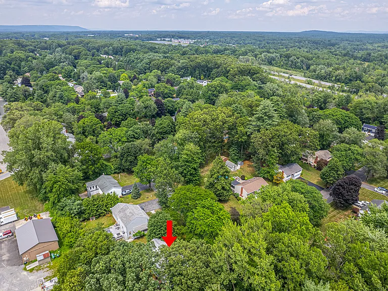 33 Concord Dr — Photo 34