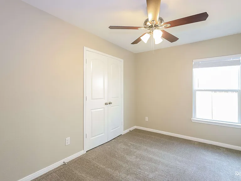 12242 Commander Dr — Photo 9