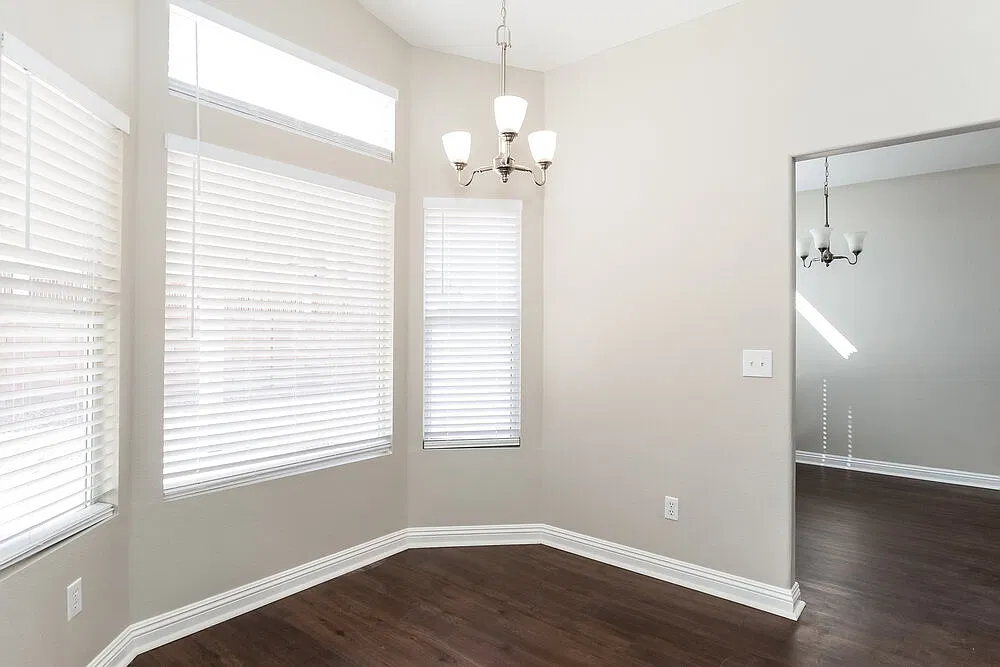3 bed, 2.0 bath, 1322 sqft, $2,670 — Photo 4