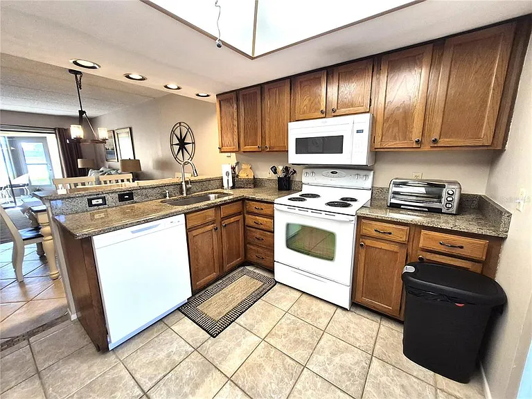 50 Woodlake Pl #50 — Photo 9