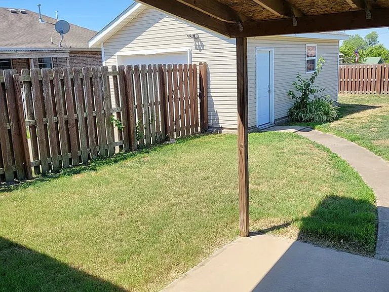 1908 Chris Ln #1910 — Photo 18