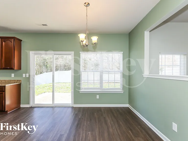 5911 Parkstone Dr — Photo 6