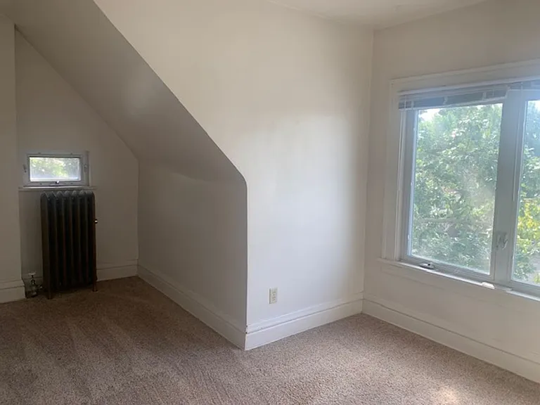 1635 Sherburne Ave — Photo 9