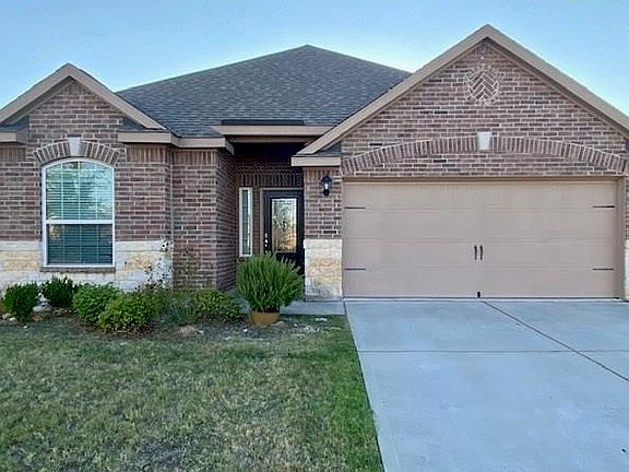2nd image of 1820 Olive Ln