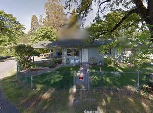 70 Chavner St, Gold Hill, OR 97525