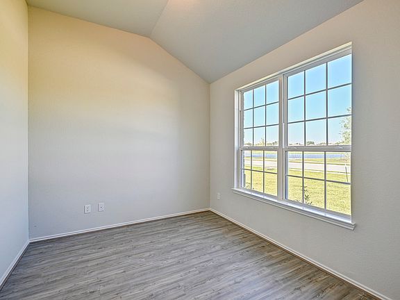 3rd image of 673 Woodhaven Lakes Dr