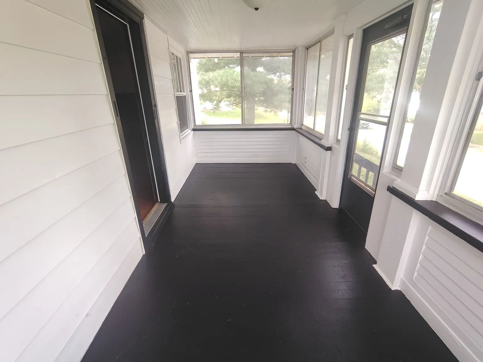 3 bed, 1200 sqft, $1,550 — Photo 2