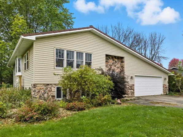 443 Oak St, Woodville, WI 54028