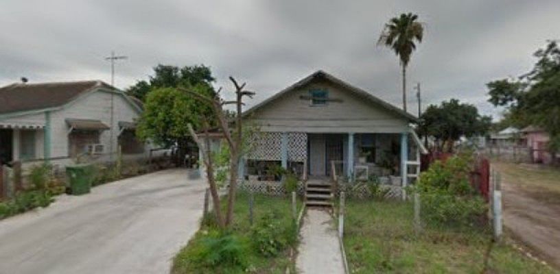 2nd image of 1422 E Van Buren St