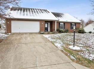 861 Meadowcrest Cir, Maysville, KY 41056