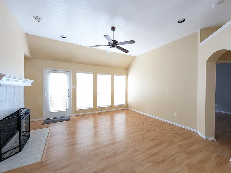 9200 Blue Water Dr — Photo 9