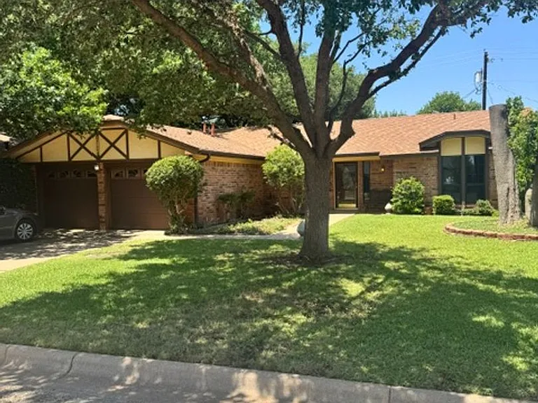 3134 Winterhawk Dr — Photo 2