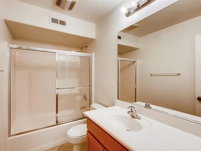 second bedroom bathroom