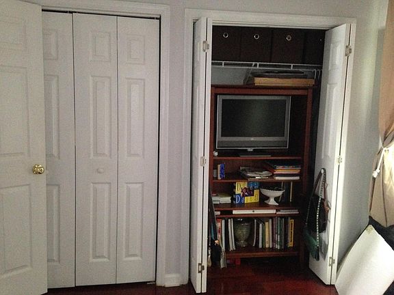 Entertainment center