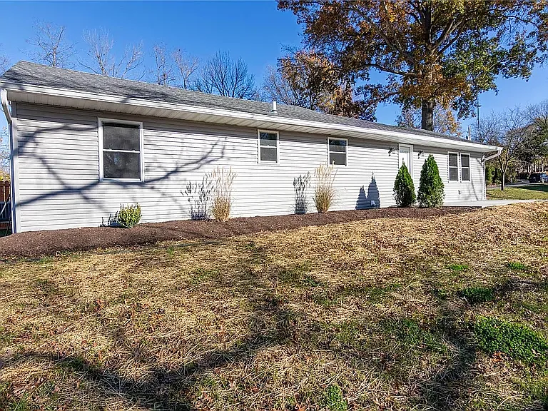 1341 Meadow Dr — Photo 17