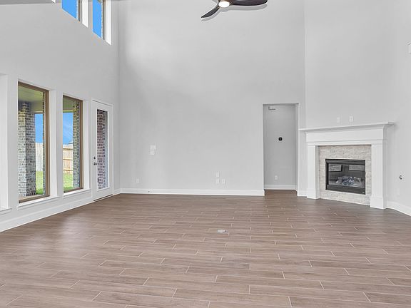 3rd image of 3511 Lauriston Dr