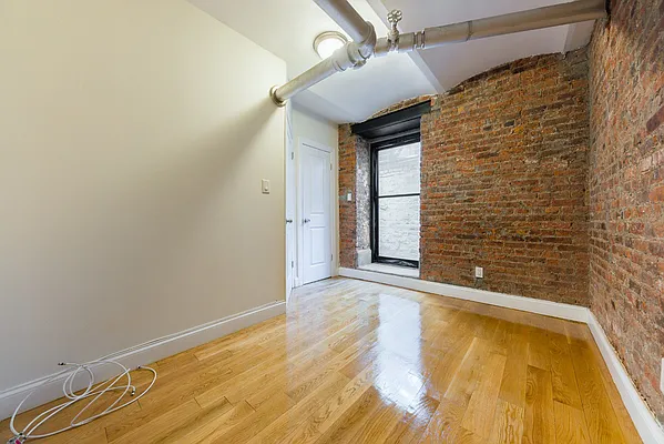 Rented by Keller Williams NYC | media 23