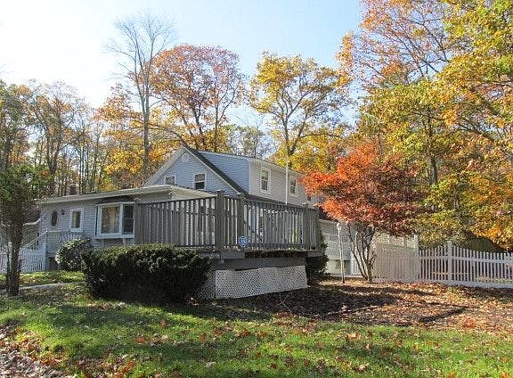 Deck & kitchen entrance