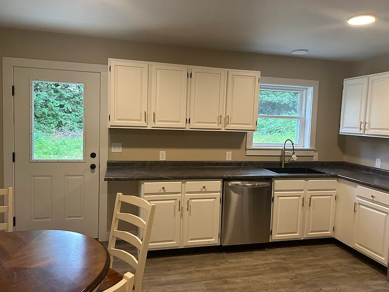 454 Bristol Rd — Photo 18