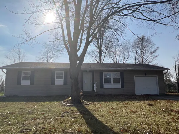 161 Wham Dr, Salem, IL 62881