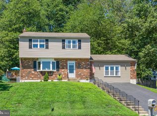 2535 W Colonial Dr, Upper Chichester, PA 19061