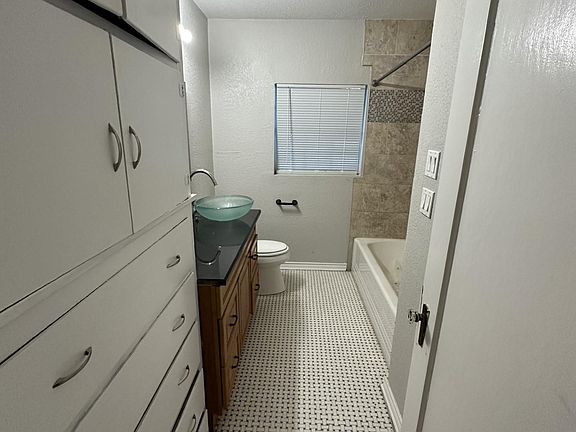 4th image of 2032 W Olmos Dr
