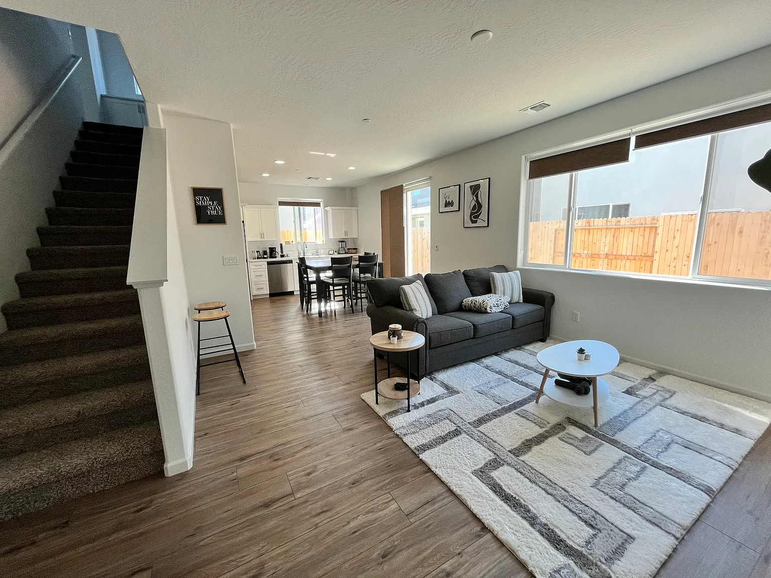 3 bed, 2.5 bath, 1436 sqft, $2,300 — Photo 3