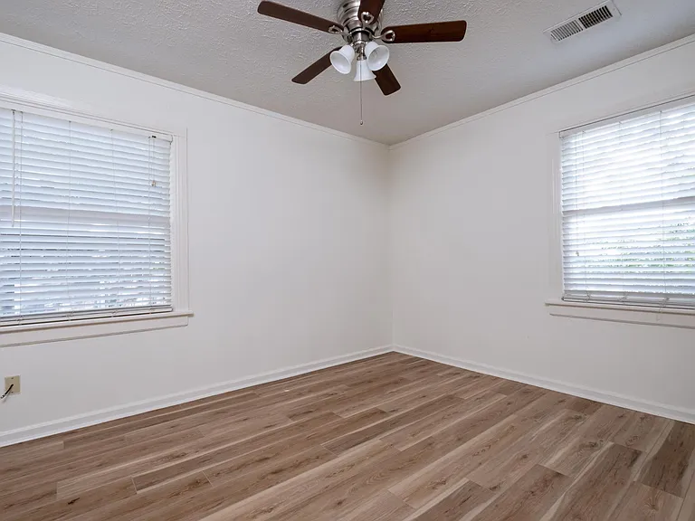 1808 Iris St — Photo 21