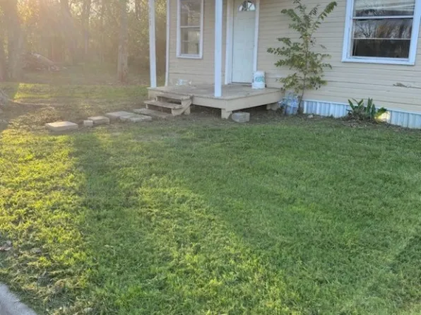 713 Culberson Ave, Groesbeck, TX 76642