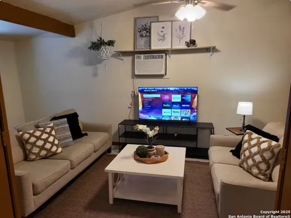 587 Overhill, San Antonio, TX 78228