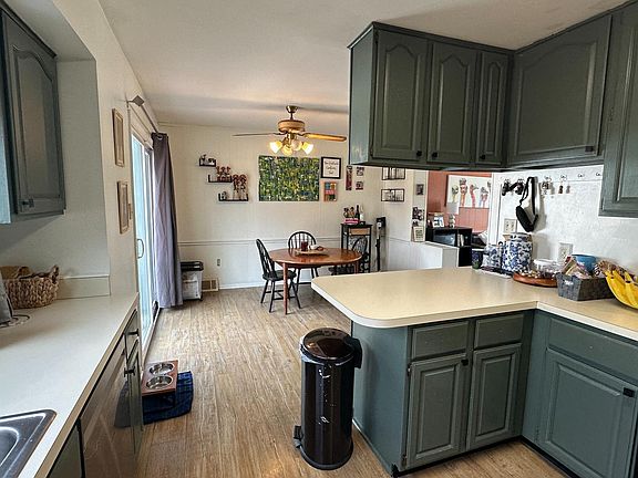 5th image of 228 Embleton Rd