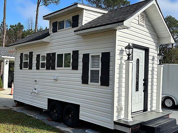 2nd image of 55 Sims St