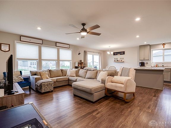 4th image of 8100 Cherry Birch Dr