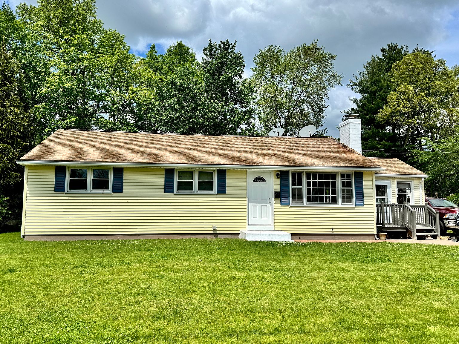 24 Haynes St, Enfield, CT 06082 MLS 24018271 Zillow