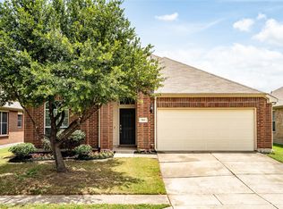 961 Roundup St, Aubrey, TX 76227