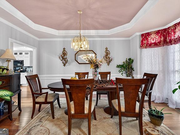 4th image of 650 River Cove Dr NE